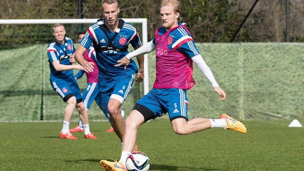 确保他在这 确保他在这