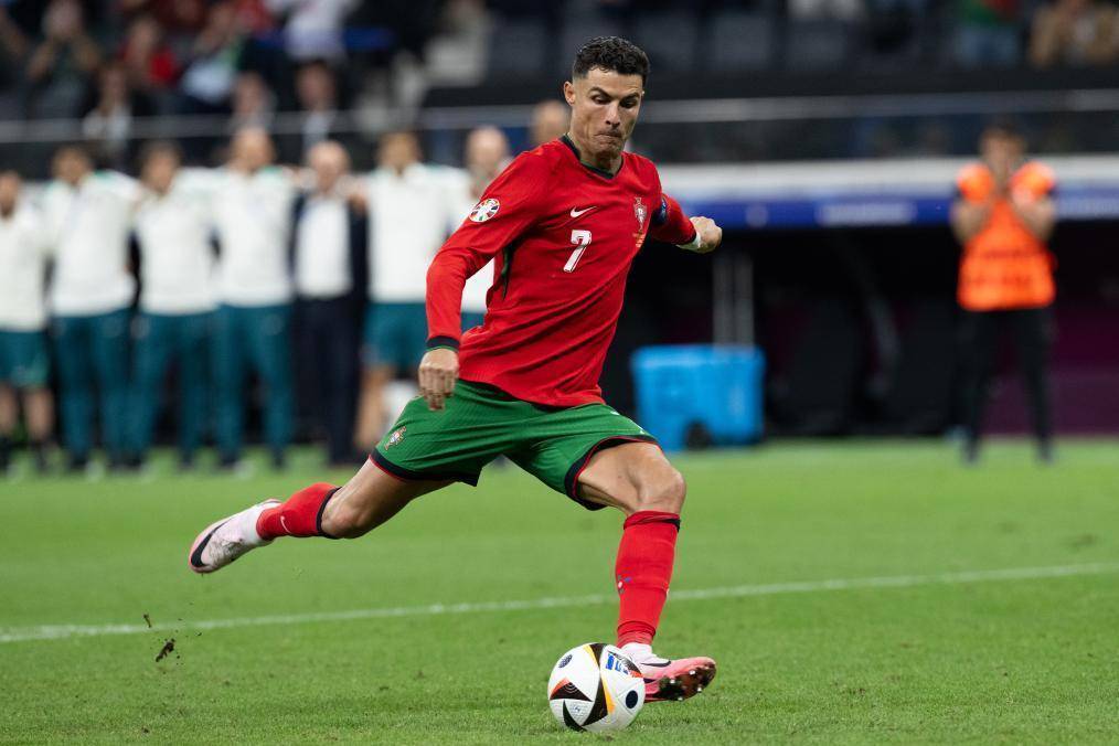 以及与其他 以及与其他