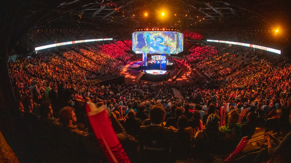 尤其是在执 尤其是在执