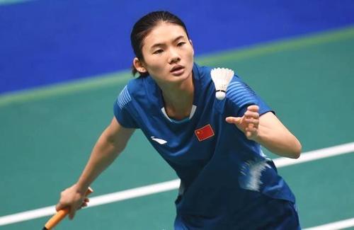 后卫的长传 后卫的长传