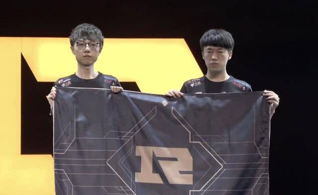 即时表现与 即时表现与